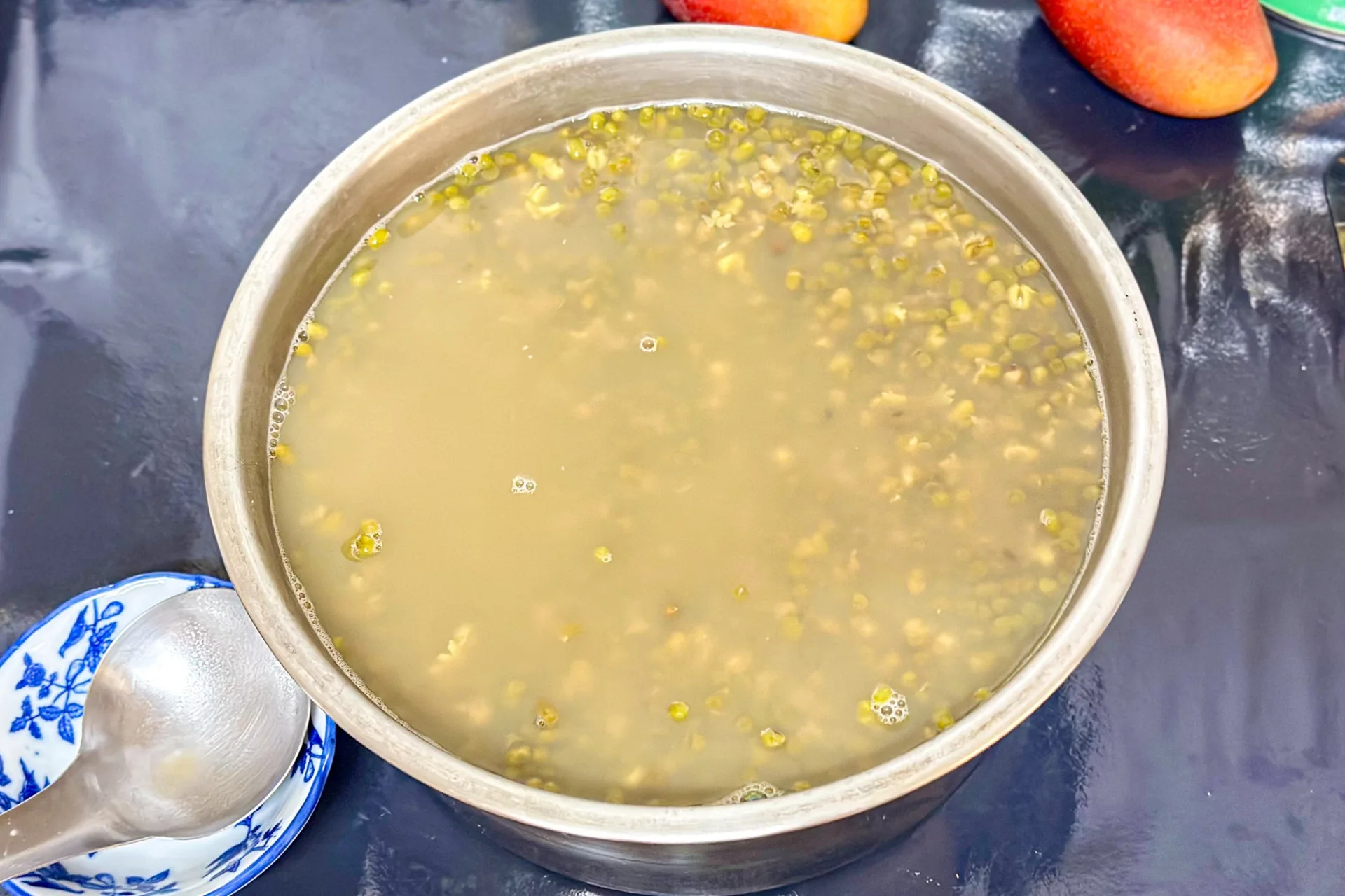 綠豆湯是台灣家庭夏日消火氣常備食方。蕭秀琴攝
