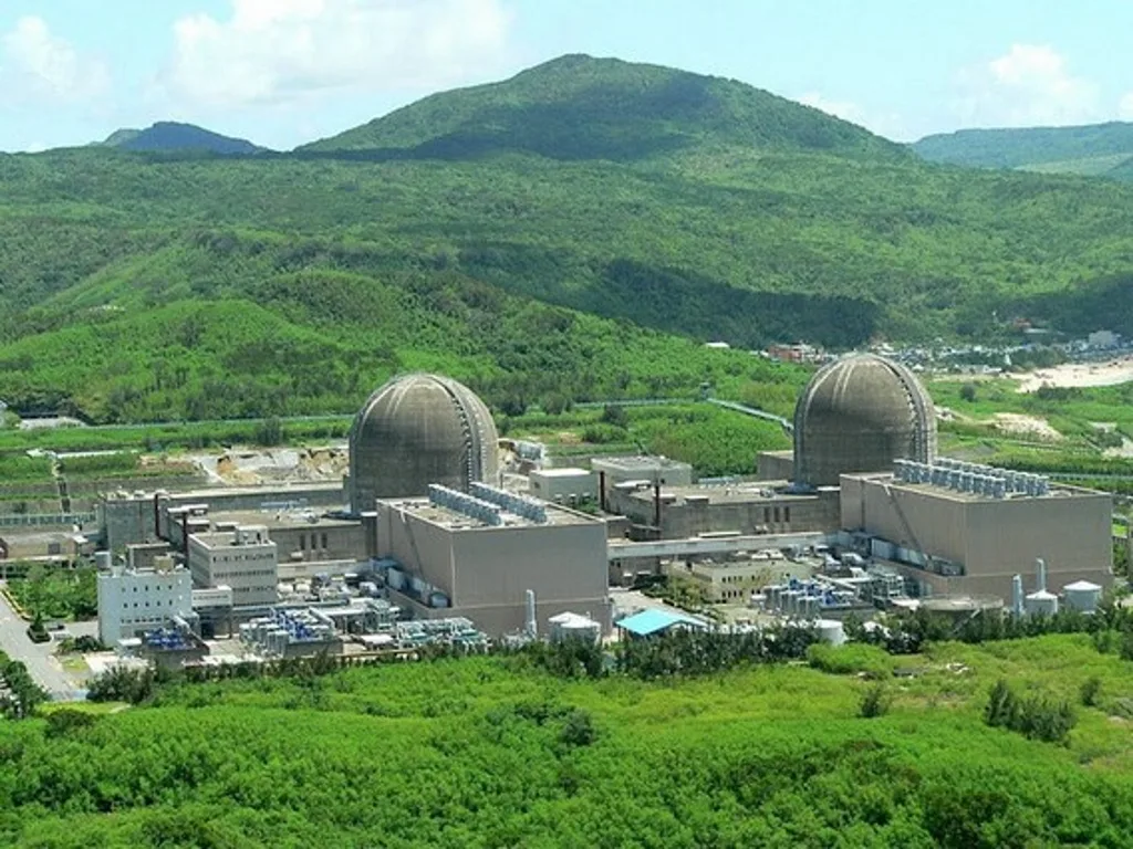核三廠1號機已於2024年7月27日除役，2號機運轉執照亦將於今年5月17日屆期。圖為核三廠廠區。台灣電力公司提供