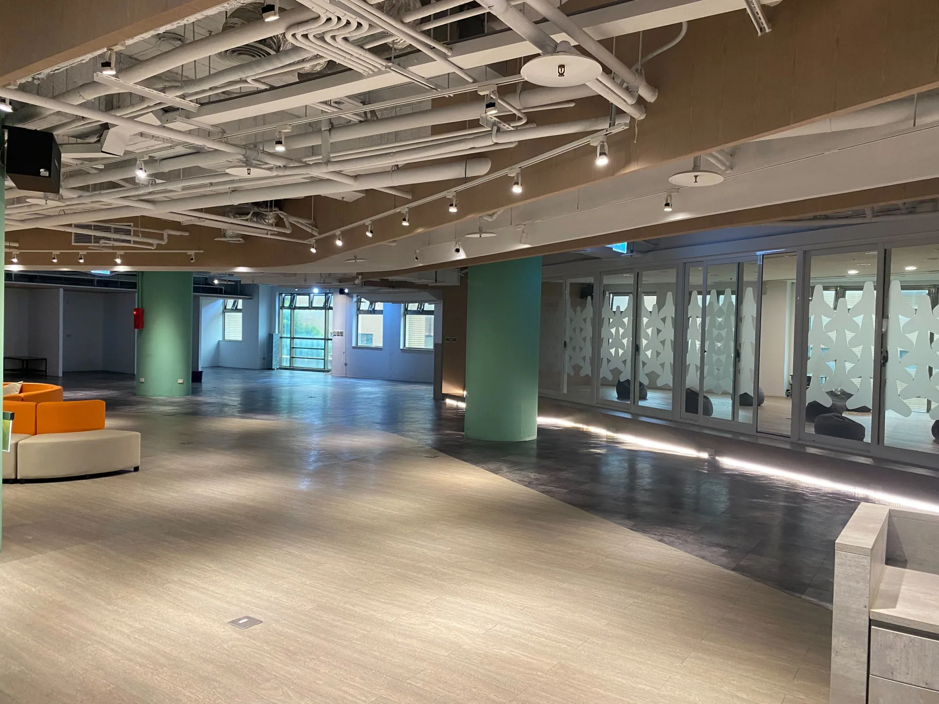 新竹社會創新基地位於竹北市同心樓，占地約460坪。竹縣府提供