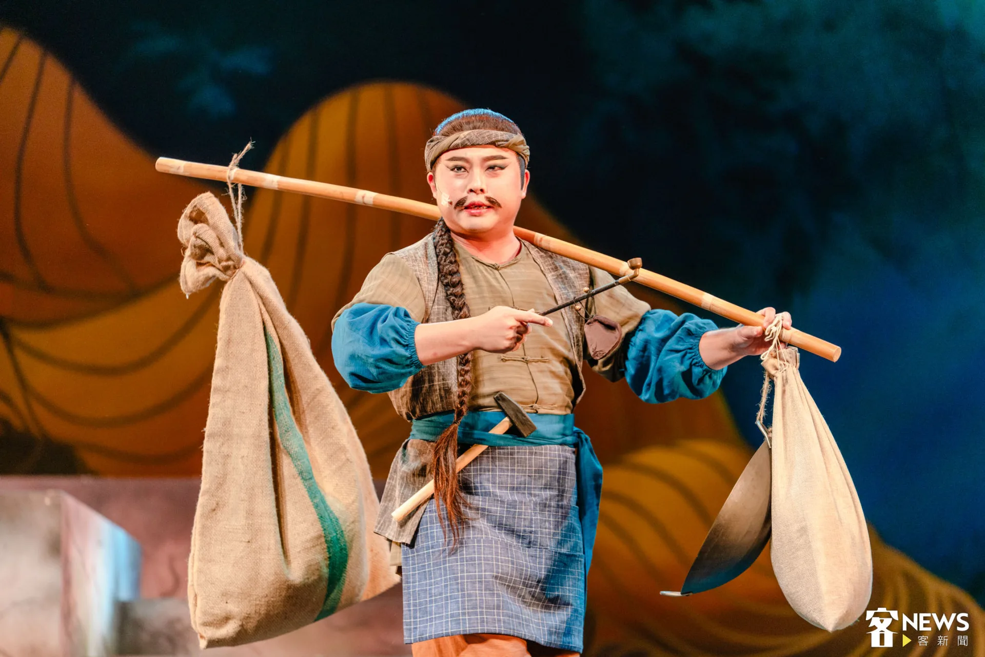 《1895乙未英烈——徐驤》將於全台巡演8場，今天在苗北藝文中心總彩排。朱愷元攝