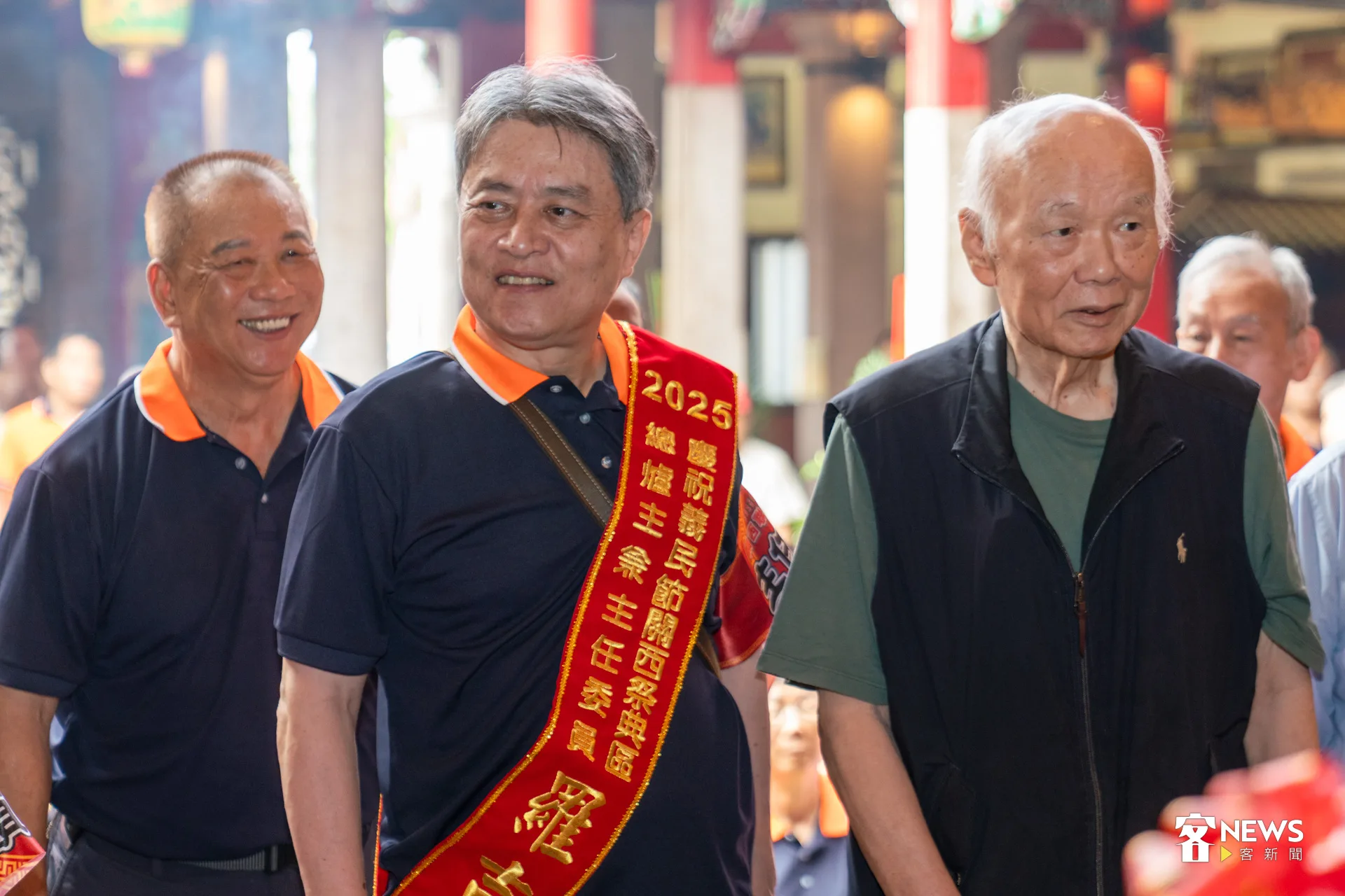 關西聯庄總爐主羅吉平（前左）與義民廟董事長林光華（前右）。李台源攝