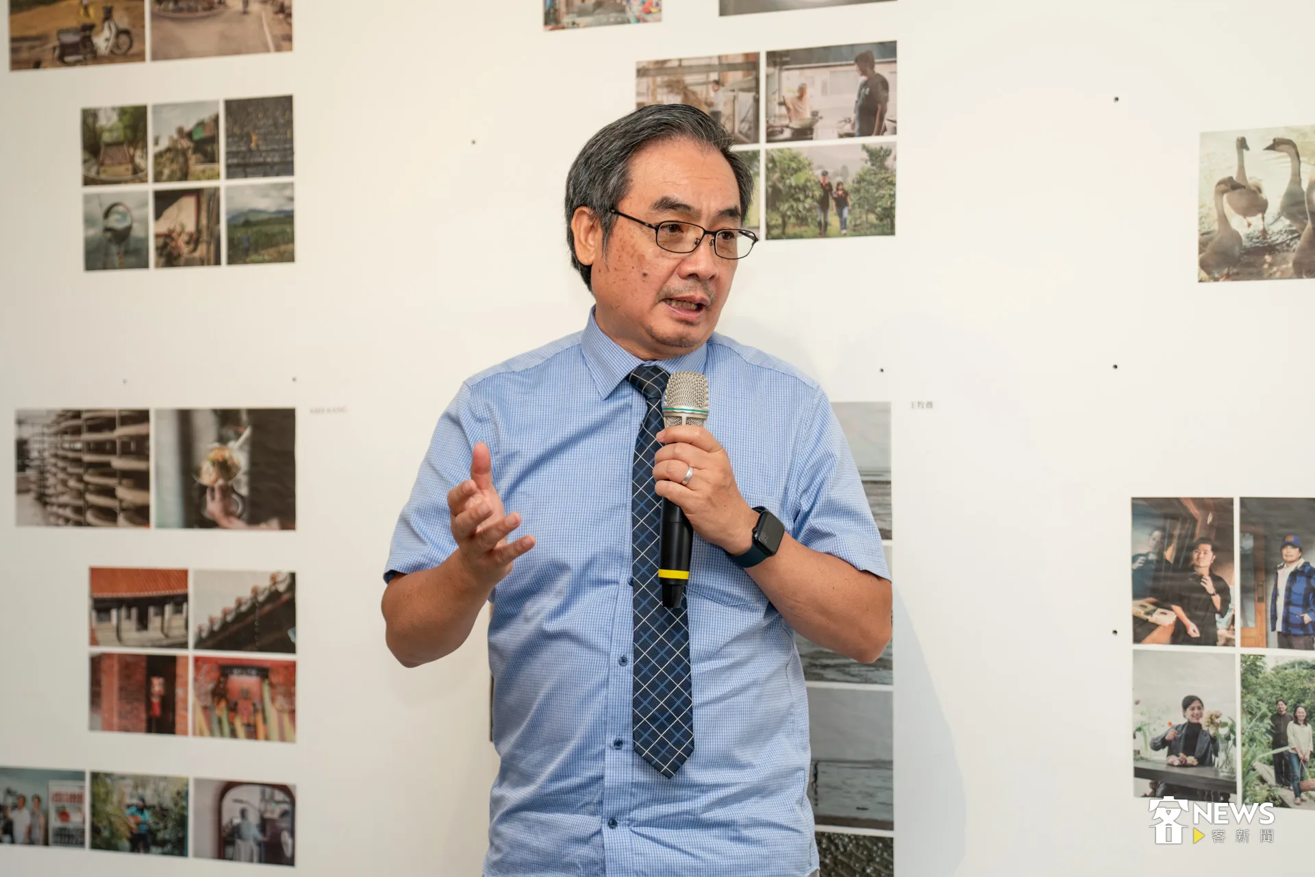 客傳會董事長陳邦畛表示，紙張的觸感、油墨的氣味，都是數位螢幕無法取代的感官體驗。洪藝晅攝
