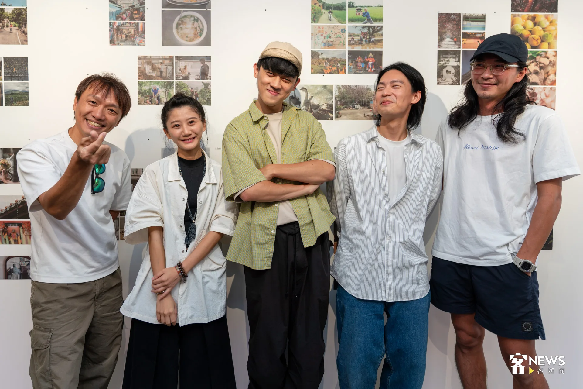 「The Wallpaper」攝影展5位《靛花》攝影師蒞臨，包括李維尼、王牧薇、蔡耀徵、林家賢、邱家驊（由左至右）。李台源攝
