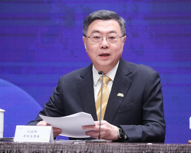 行政院長卓榮泰21日說,明年起租屋青年所得在62.6萬元以下、4口家庭年164.1萬以下、三代同堂年212.4萬元以下,都免繳綜合所得稅。中央社