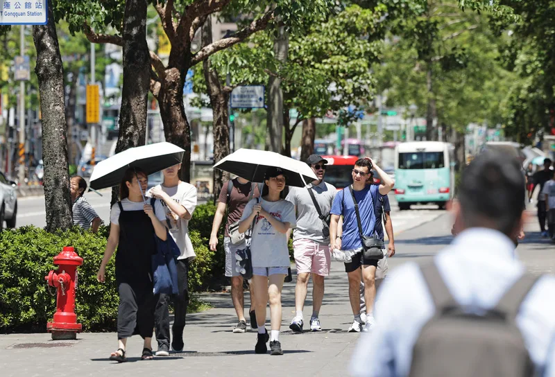 北北桃等6縣市亮高溫燈號　吳德榮：各地炎熱至30日