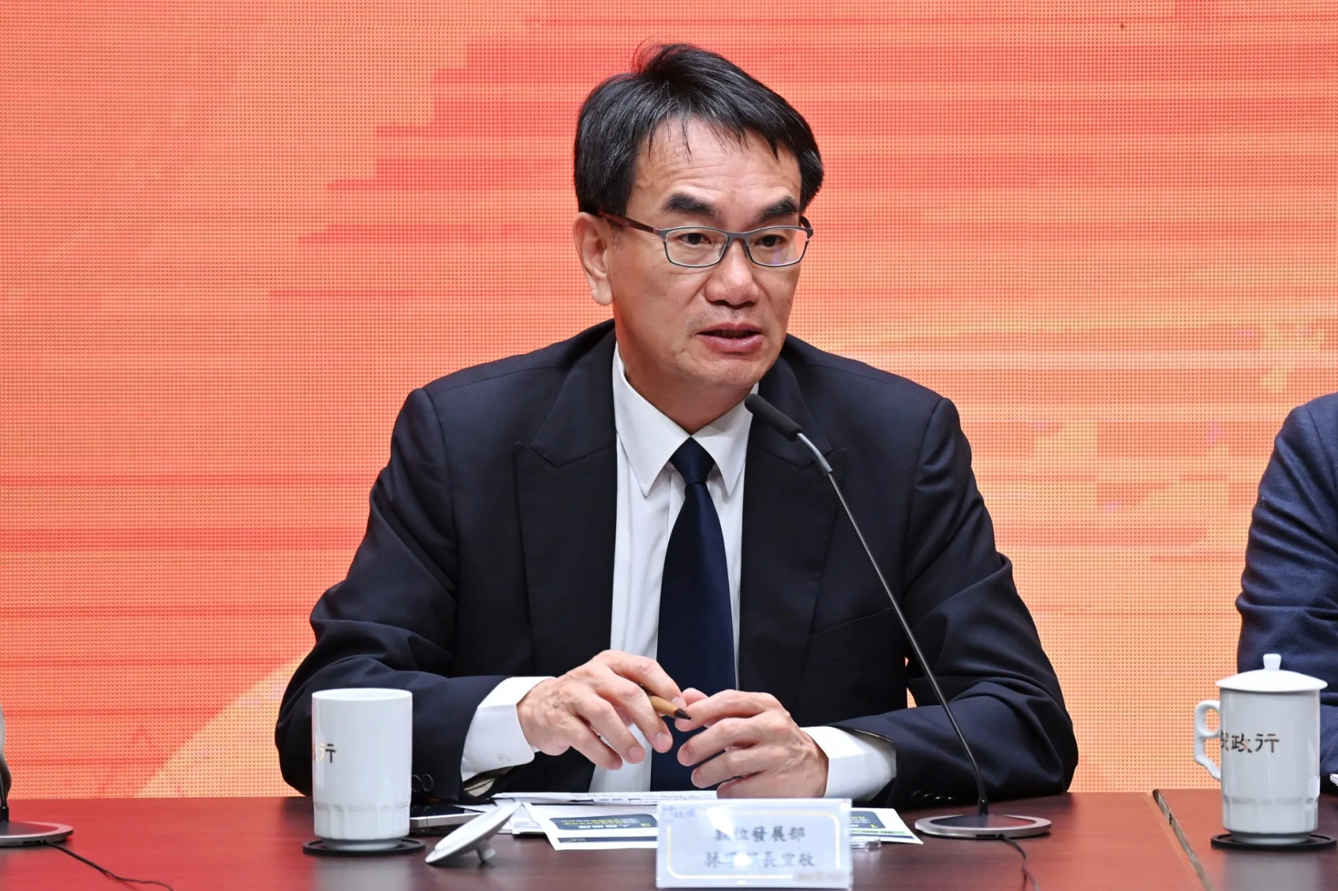 準數位發展部長林宜敬。行政院提供