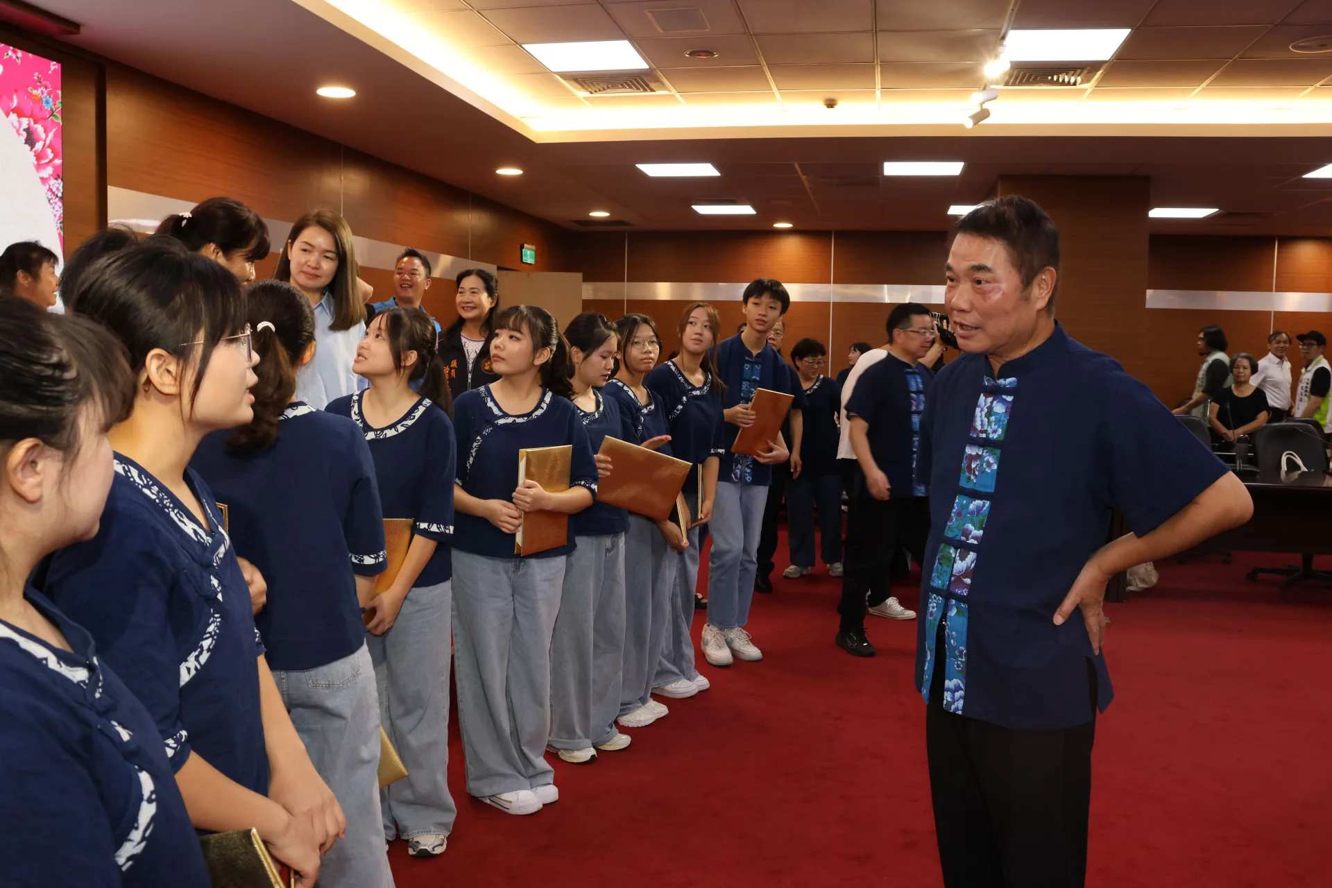苗栗縣長鍾東錦表示,團員的專屬演出,成功受到國際的歡迎,如今也越來越多來苗栗旅遊的東南亞客家人。苗栗縣政府提供