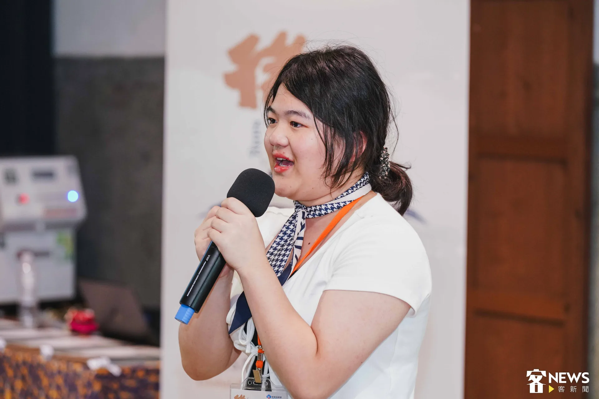 來自台東的18歲青年蕭宥，一上台就忍不住淚崩，即將就讀中央大學客家學系的她，原本想找到「客家」的定義，但卻發現沒有標準答案。朱愷元攝