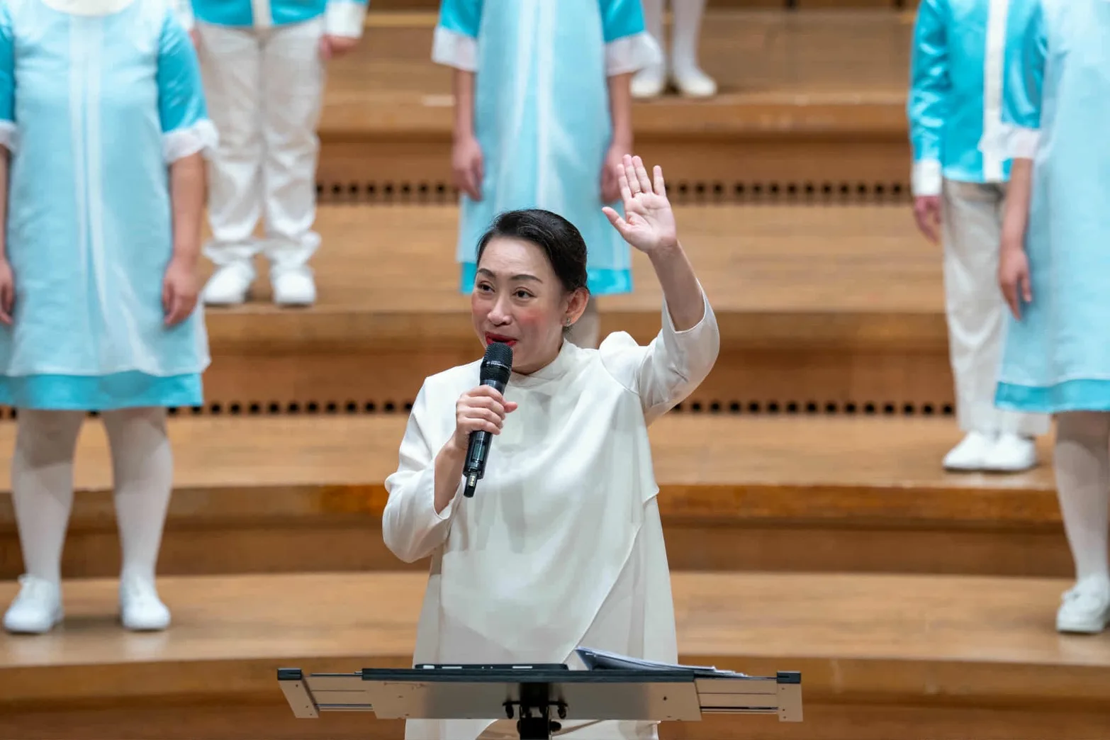 「揹帶个愛」音樂會由團長暨指揮彭孟賢策劃，靈感源於客家詩人張芳慈的客語詩〈揹帶〉。客傳會提供