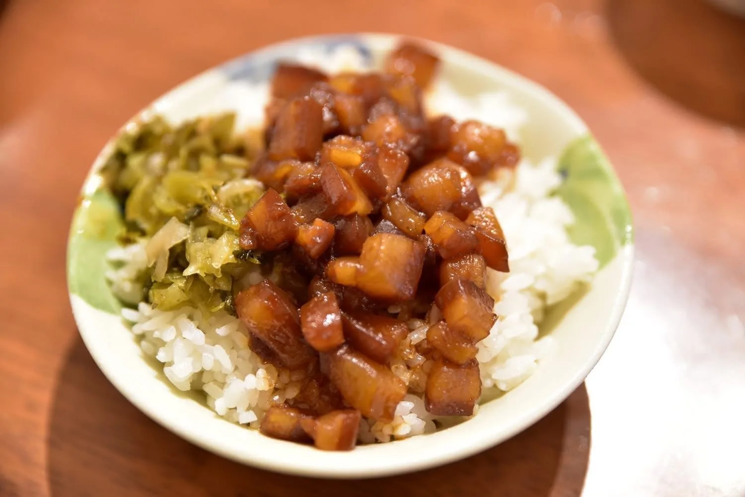 黑皮驊魯肉飯