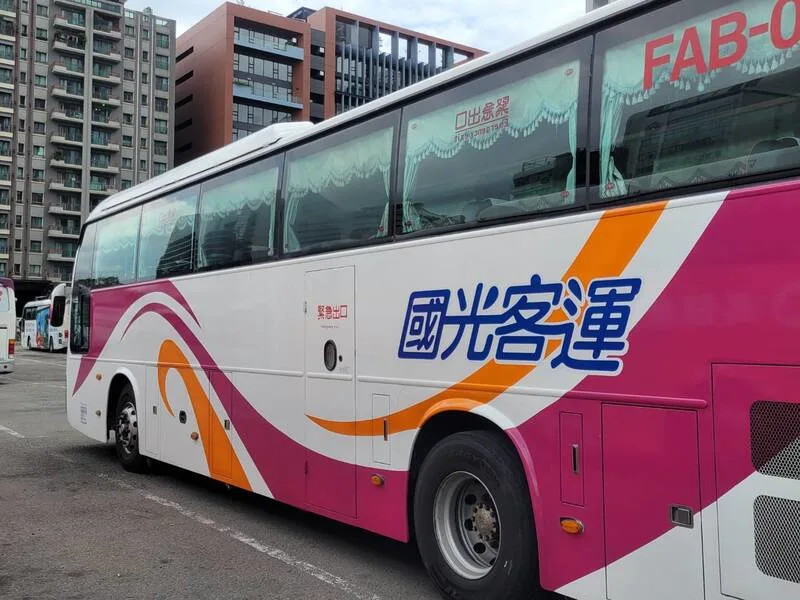 國光客運為因應長期虧損，日前申請停駛14條中長途國道客運路線。國光客運提供
