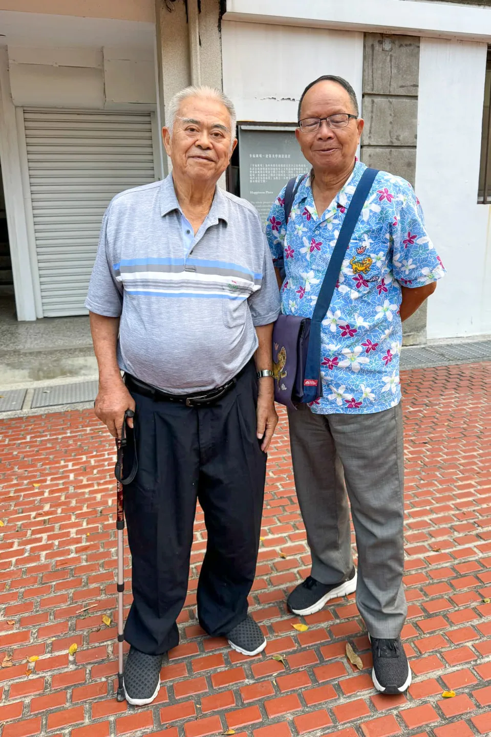 感謝新竹文史工作者張德南老師(左)與金山面文史工作者吳慶杰提供珍貴意見參考量。照片吳慶杰提供