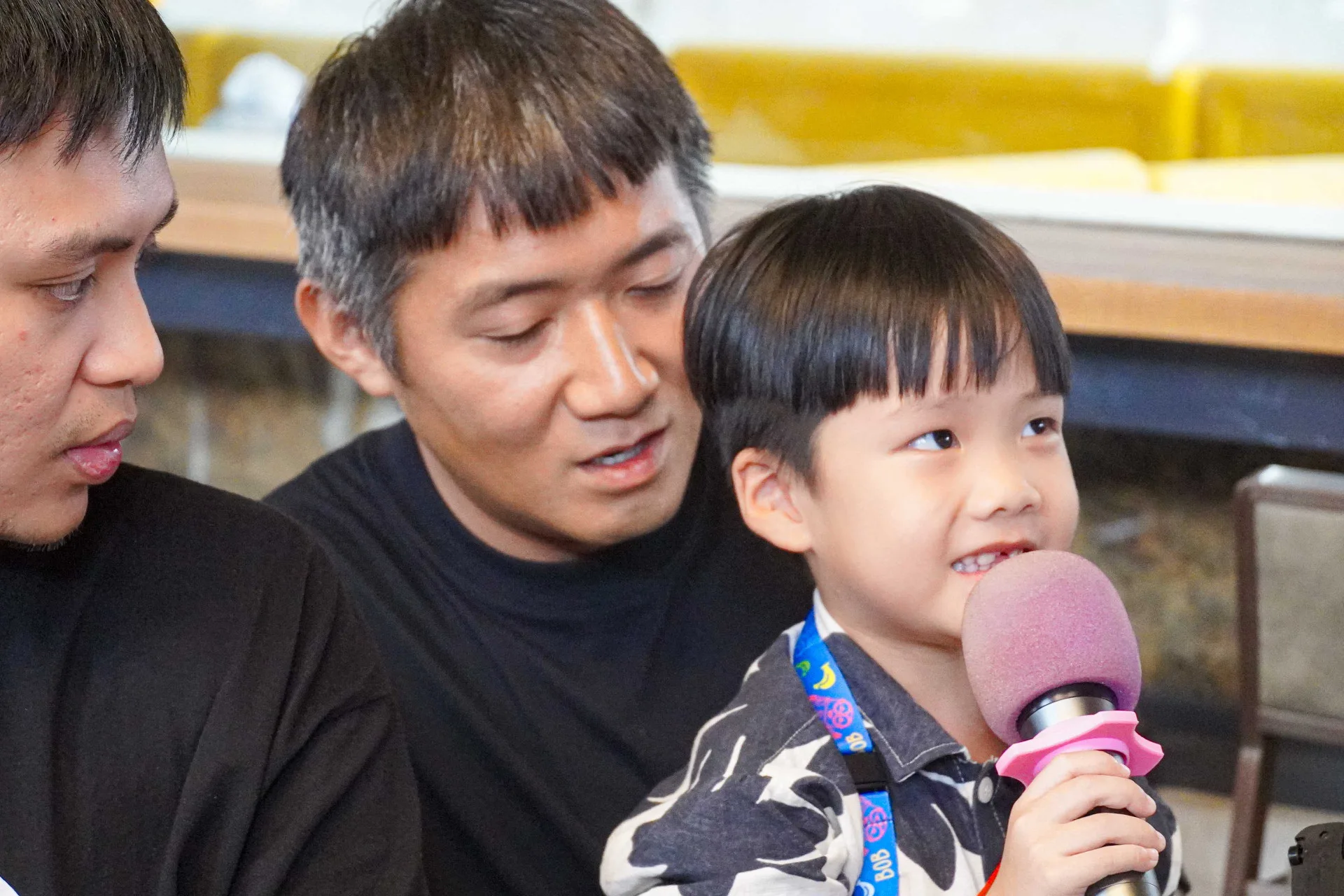 「客語多元親子活動」活動帶著大人細子體驗「細細馬場主人」以及「細細警察」的一天。林鴻文攝