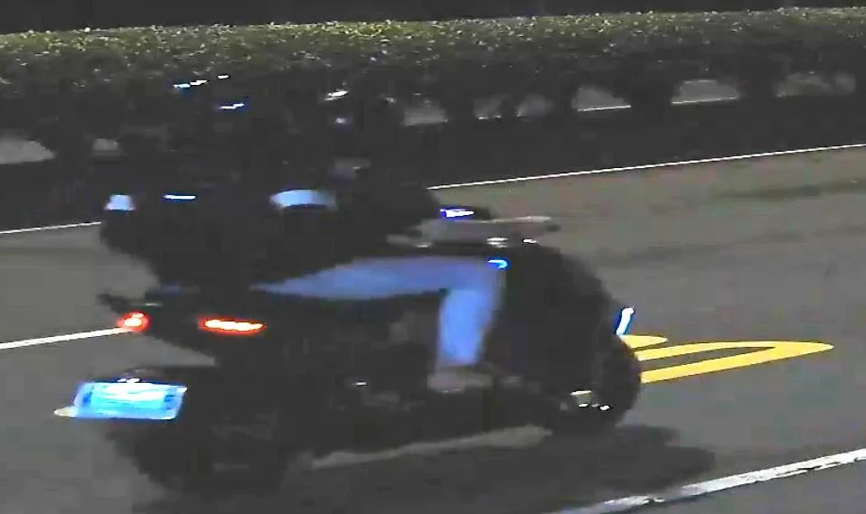 部分車主為躲避監控,特意以口罩、布條遮掩車牌,意圖規避查緝。