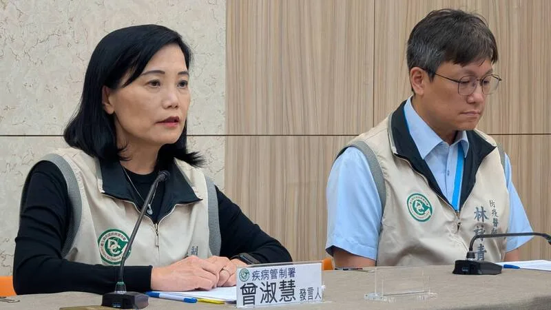 衛福部疾管署發言人曾淑慧（左）16日表示，國內類流感最快本週就會進入流行期。中央社