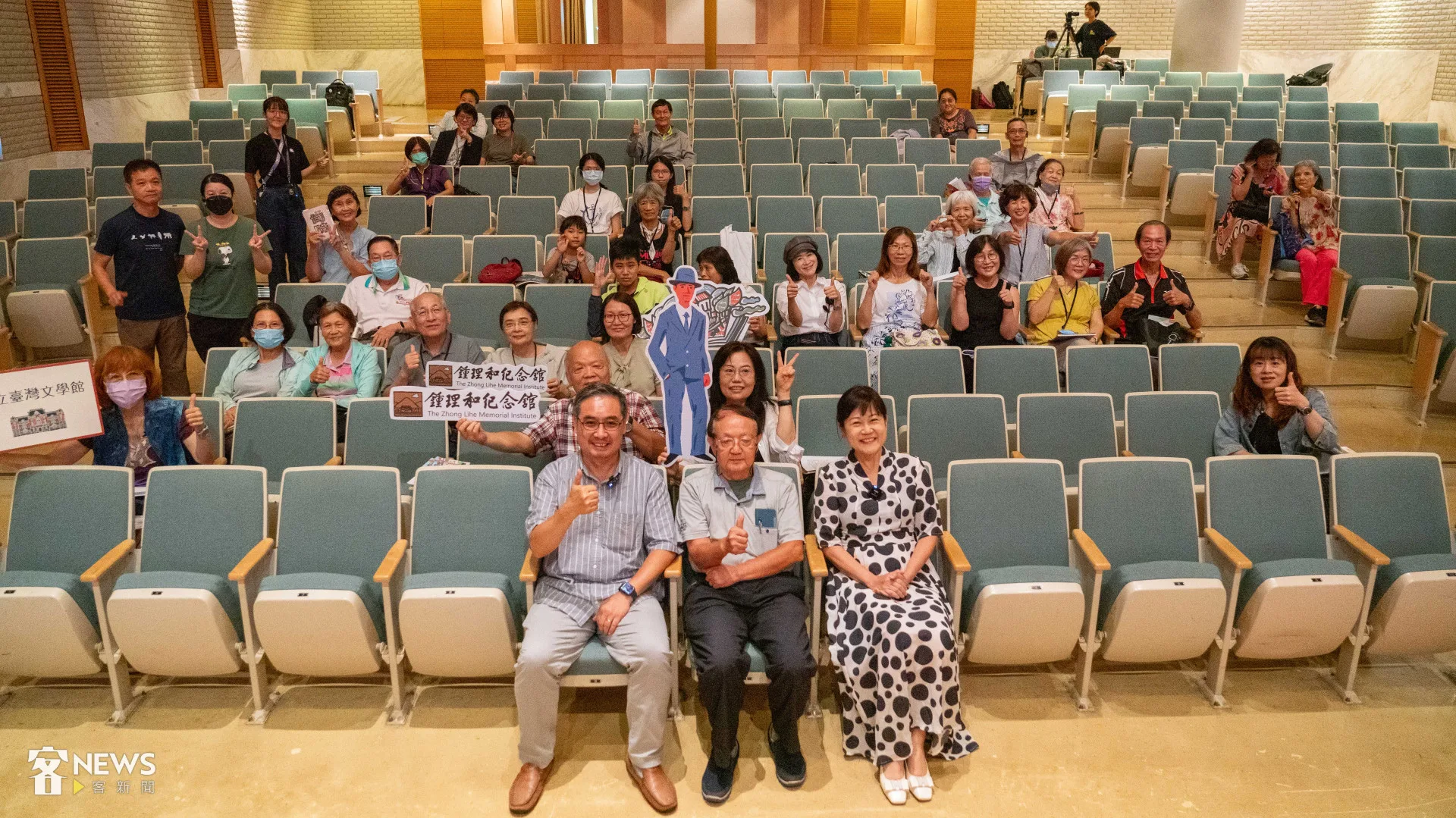 經典電影《原鄉人》今天在台南的國立臺灣文學館放映，不少民眾特地留下來聆聽映後座談。李台源攝