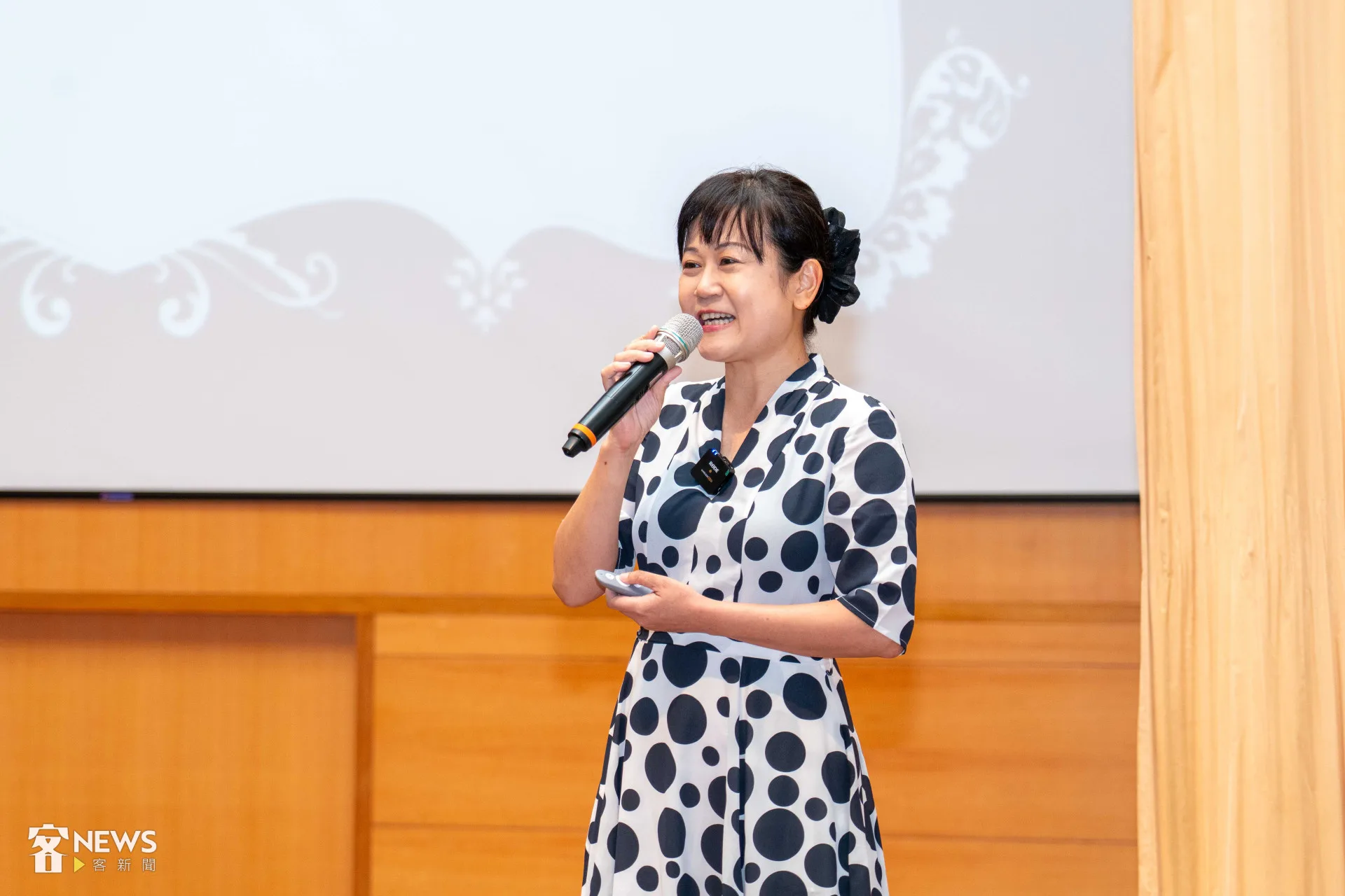 負責配音《原鄉人》女主角「平妹」的宋菁玲，同時也兼任配音領班，他在映後座談中，分享《原鄉人》電影配音的心路歷程。李台源攝
