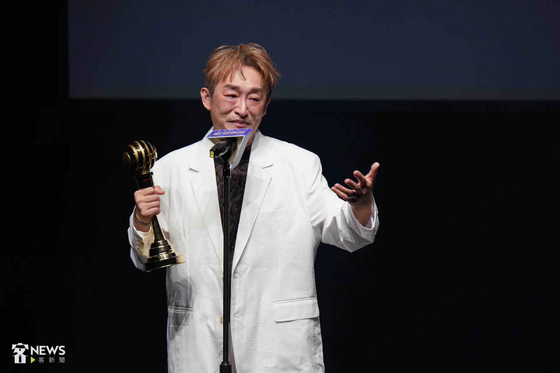 音樂人徐哲緯以節目《哲哲稱奇》奪下客聲獎廣播組音樂節目獎，他激動落淚，感謝大家一路上對他的支持。李台源攝