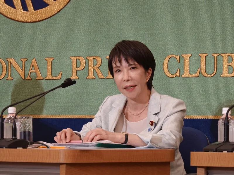 昨(21)天剛就任日本首相高市早苗得知此訊後,立即改變行程聽取飛彈報告,由於飛彈未飛到日本領海或專屬經濟區(EEZ),目前日方未接獲受害資訊。圖為9月24日高市參加自民黨總裁選舉5候選人辯論會情形。中央社