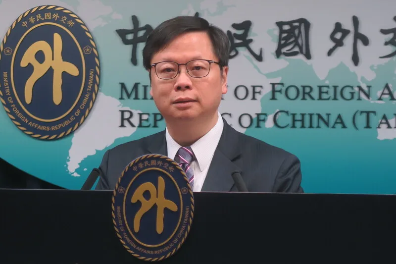 外交部歐洲司長黃鈞耀7日指出，歐盟將於12日啟用「入出境系統」（EES），建議民眾赴歐洲旅行前，密切注意歐盟及申根區國家政府官方網站公告，以便掌握最新資訊。中央社