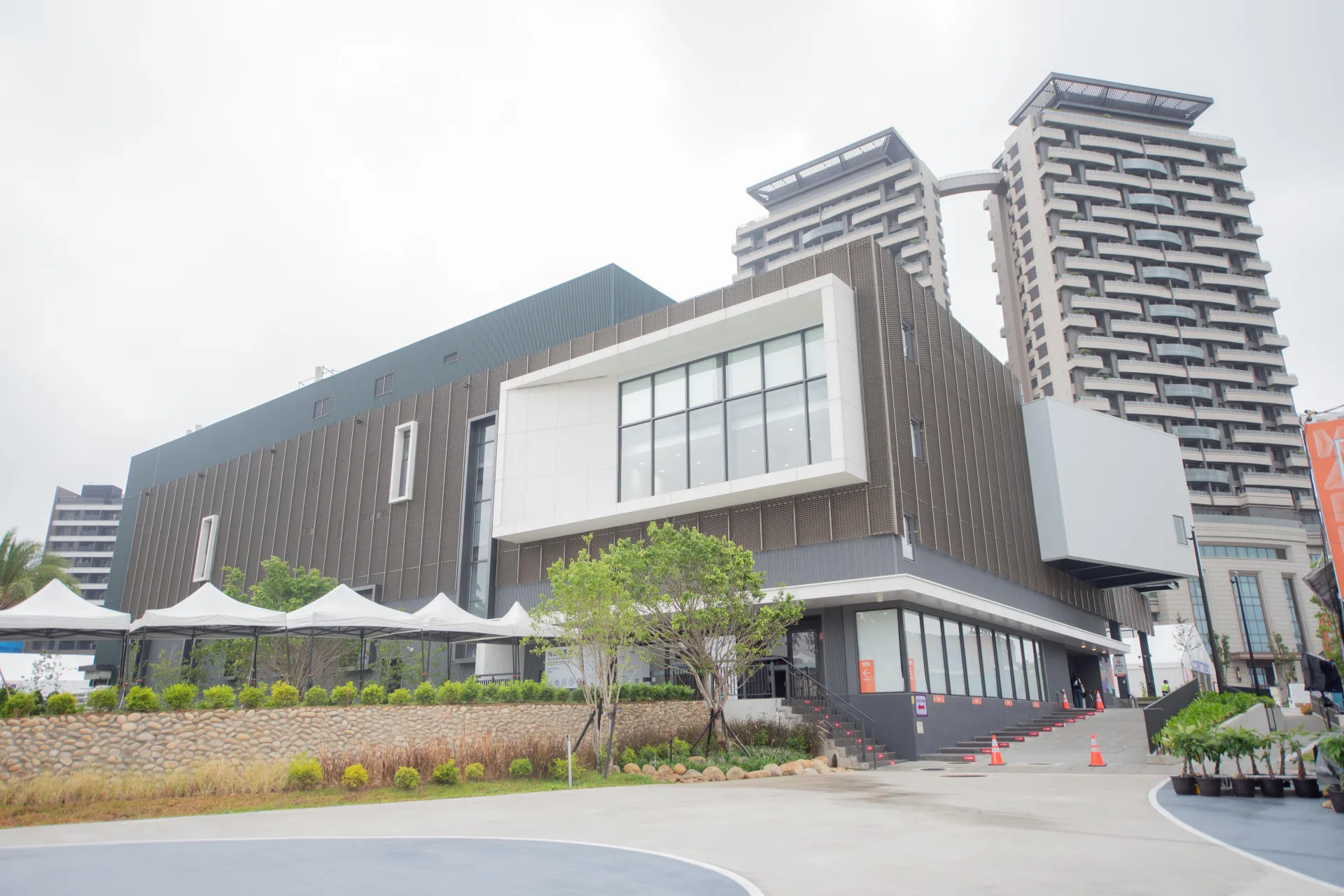 智慧圖書館將於10月29日(星期三)正式啟用,新館以「智慧科技×閱讀創新」為核心概念。桃園市立圖書館提供