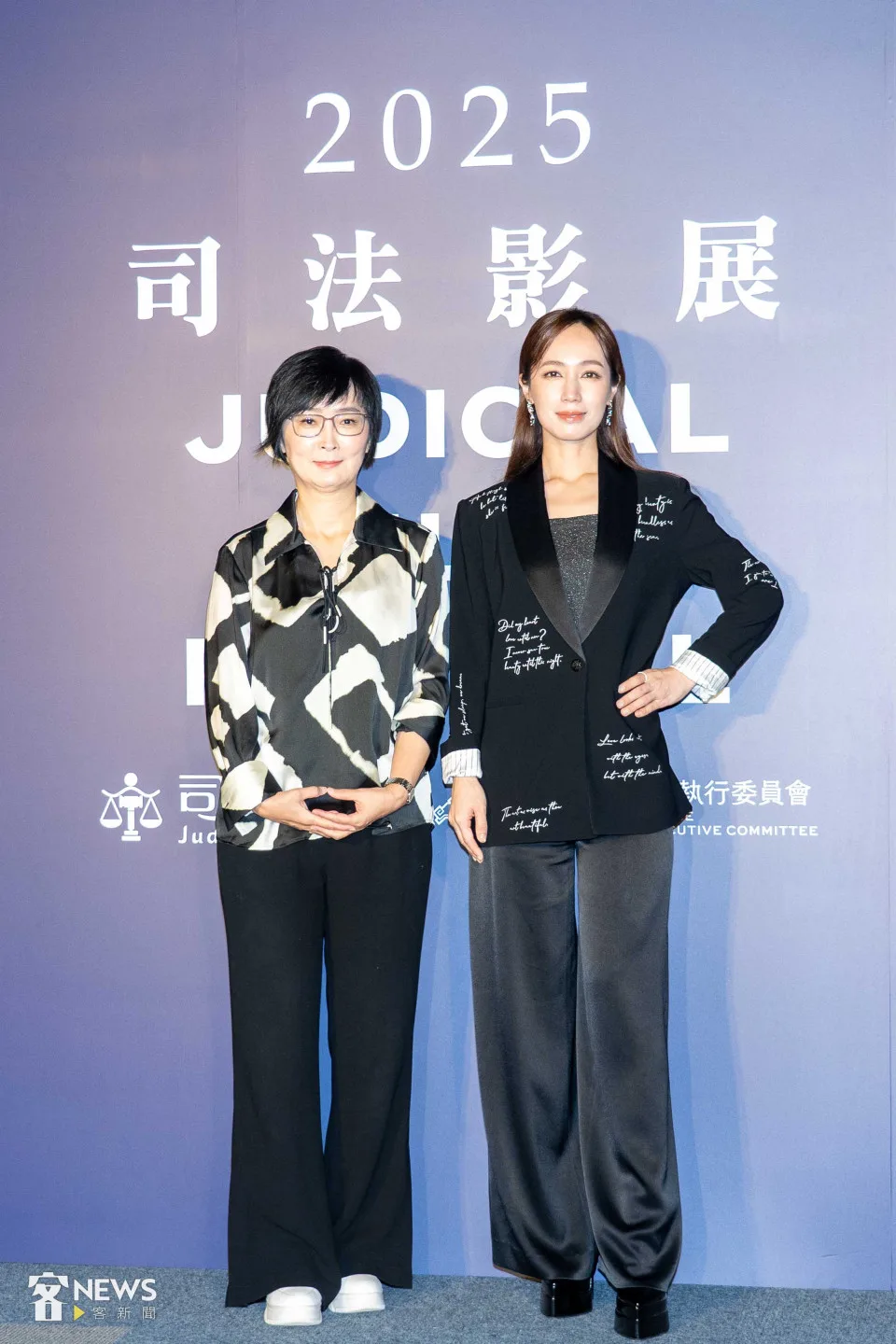 電影《丟包阿公到我家》監製董成瑜(左)以及演員小薰(右)。李台源攝