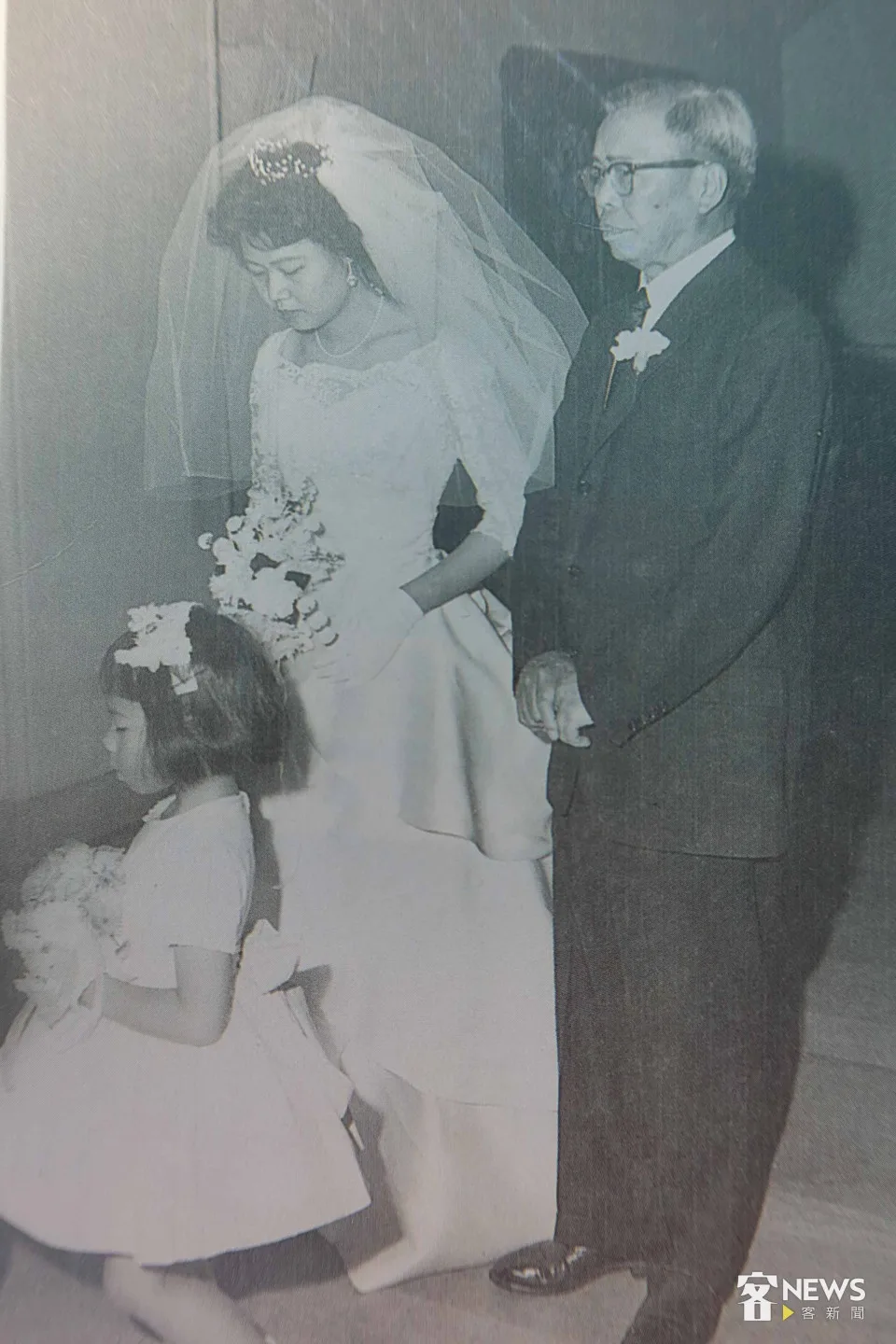 1962年徐蕙英與房金炎相戀在美國大使館雙園結婚,牽她進禮堂的是繼任駐美大使蔣廷黻。房徐蕙英提供