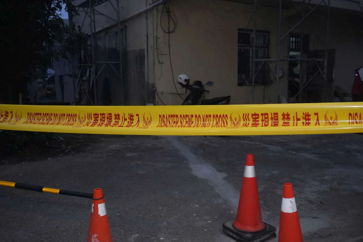 新竹市東大路工地施工，致地層下陷，影響19戶。竹市府提供