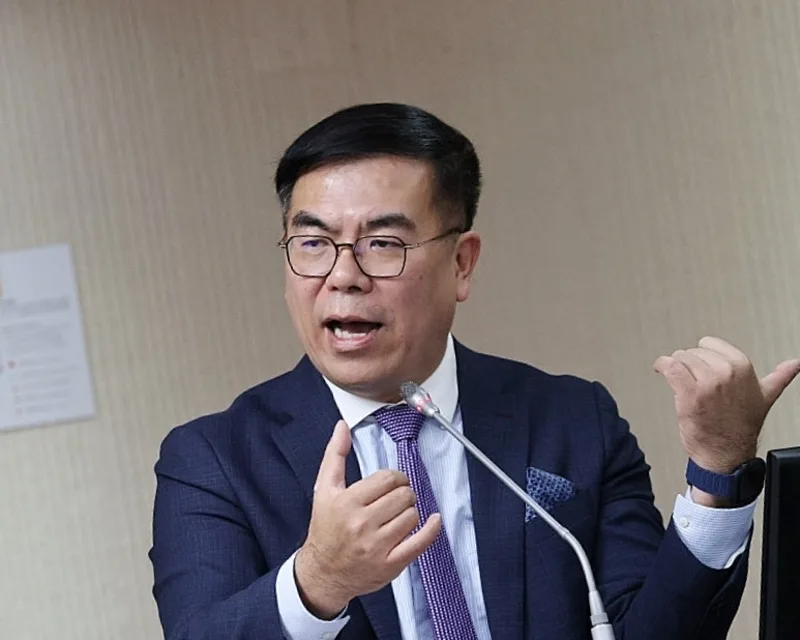 立委擔心廚餘焚化產生戴奧辛,彭啓明5日答詢,防疫期間每月會加驗1次戴奧辛等空氣污染物。中央社