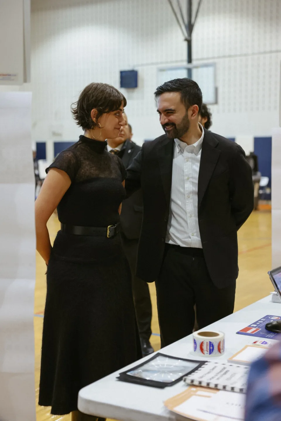 美國新當選紐約市長曼達尼夫妻。翻攝Zohran Kwame Mamdani　Ｘ