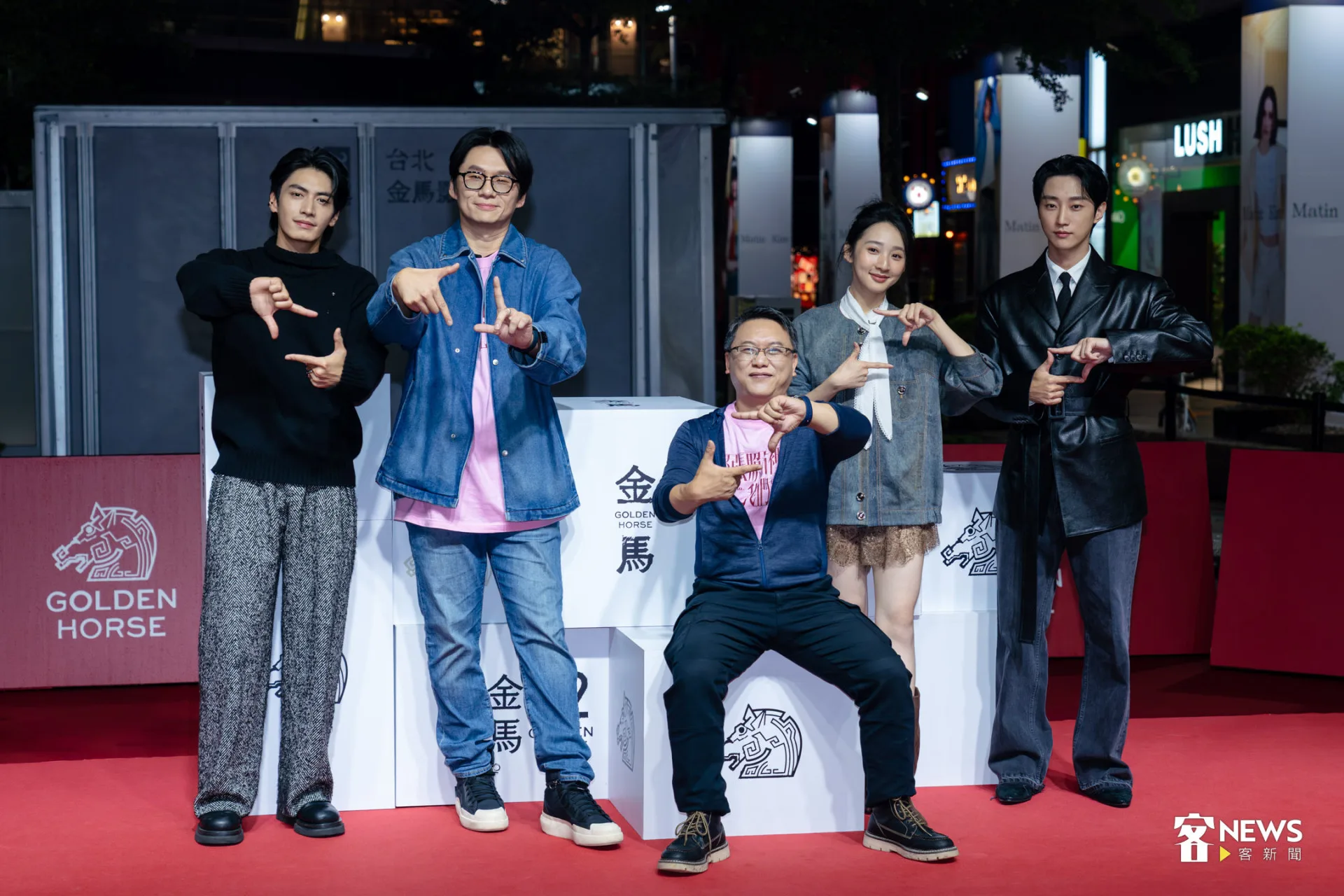 台韓愛情電影《那張照片裡的我們》將於12月24日全台上映，金馬影展在今天（17日）晚間迎來《那張照片裡的我們》世界首映。朱愷元攝