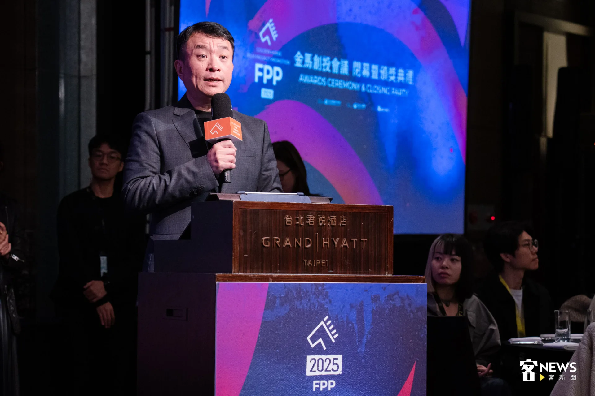 金馬執委會執行長聞天祥笑稱,在座各位都燒聲了,就知道這幾天的會議有多密集。朱愷元攝