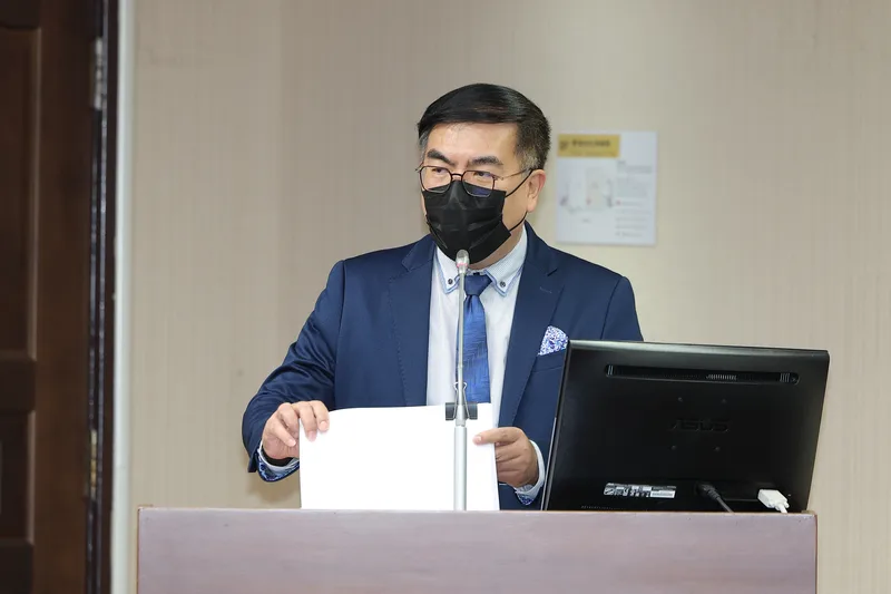 針對未來是否禁用廚餘養豬,環境部長彭啓明今天(24日)說,各縣市想法不一,行政院將邀跨部會討論,最快本周有結果。中央社