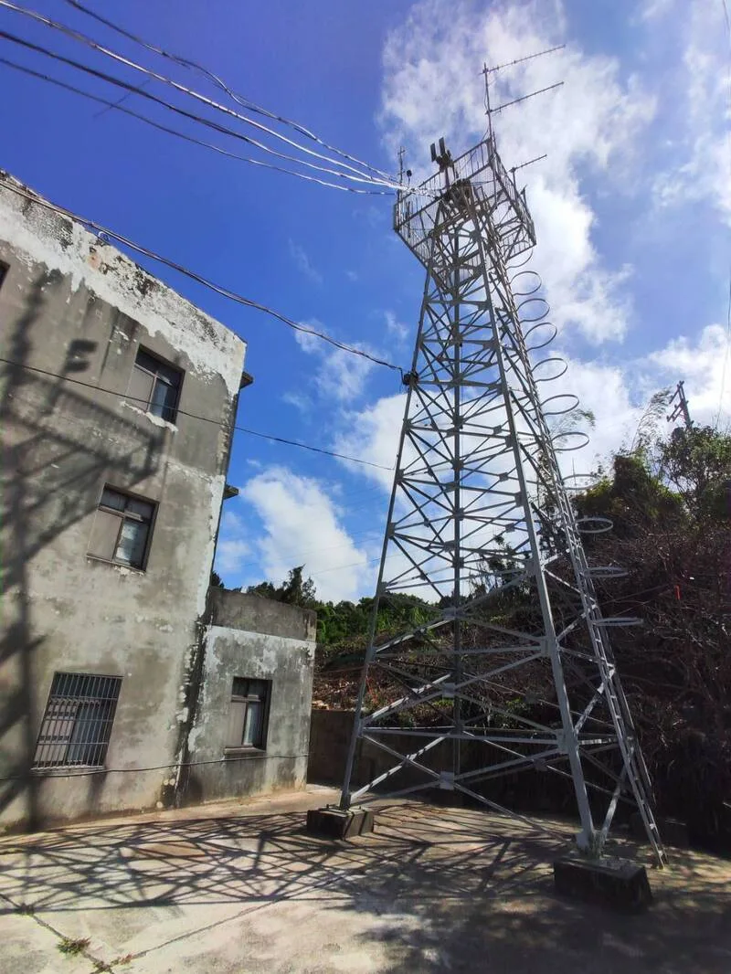 苗栗白沙派出所重建，高12公尺電信塔拍賣，起標價5000元。苗栗警察局提供