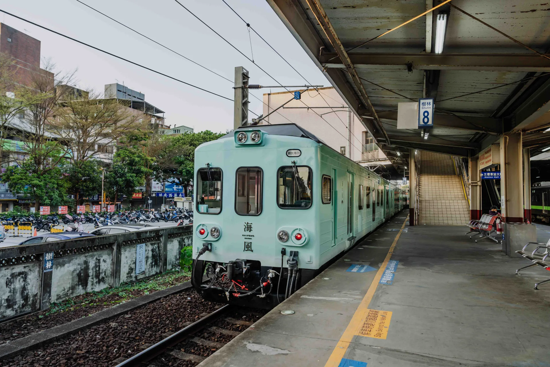 臺鐵海風號與山嵐號觀光列車，榮獲2025金點設計大獎。臺鐵提供