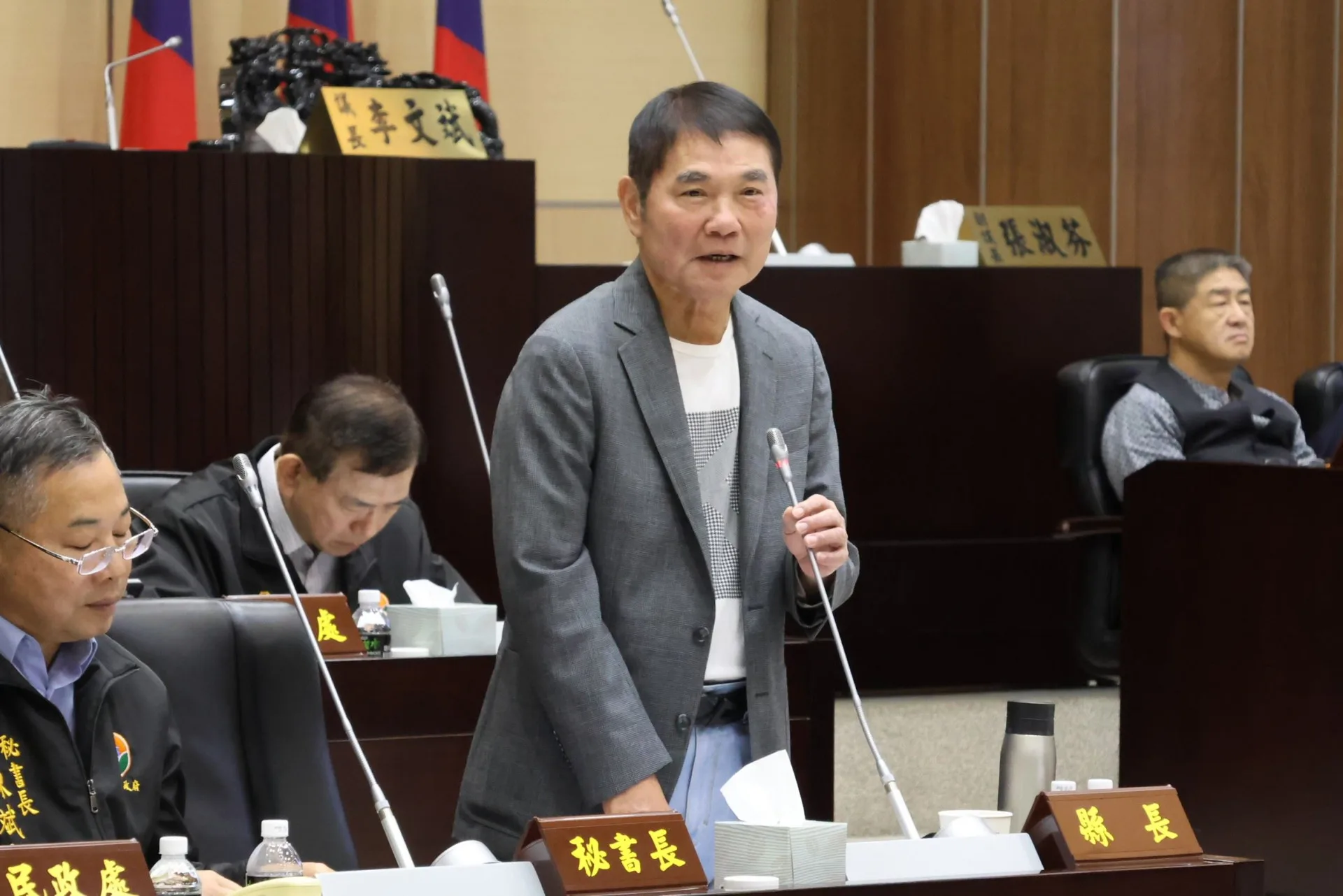 2027台灣燈會將在苗栗登場，縣長鍾東錦強調縣府各局處已動起來，自己每3個月會主持一次會議掌握進度。苗栗縣政府提供