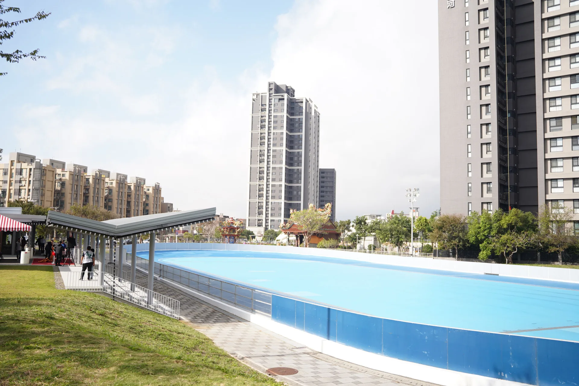 竹北溜冰場增建工程啟用　新設性別友善廁所、遮陽棚