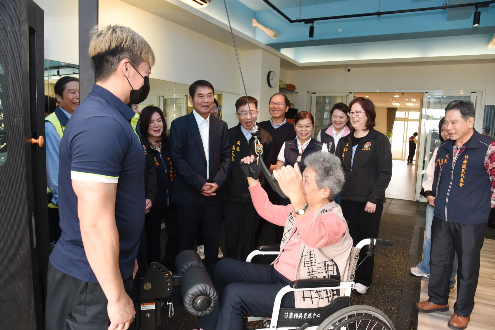 竹南日間照顧及銀髮健身俱樂部啟用　整合醫養、復健服務