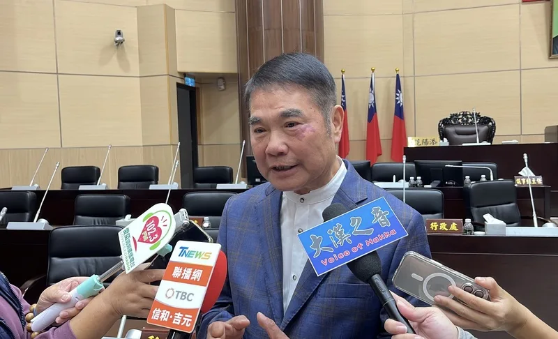 苗栗縣長鍾東錦(圖)19日在議會表示,將與北部頂大合作推實驗教育,利用鄰近高鐵站的新港高中預定地設工學院及附屬高中。中央社