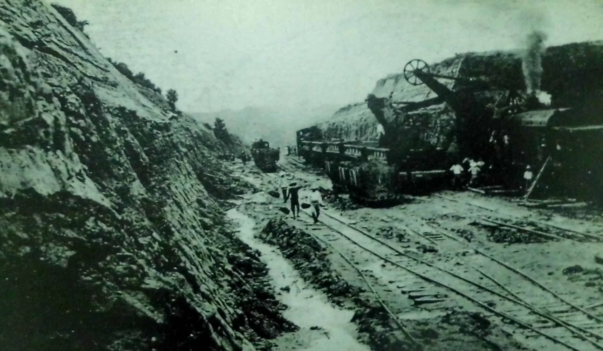 1930年完工的嘉南大圳，讓荒土變成良田，養活無數的家庭，當代的施工是非常的辛苦。謝森展提供