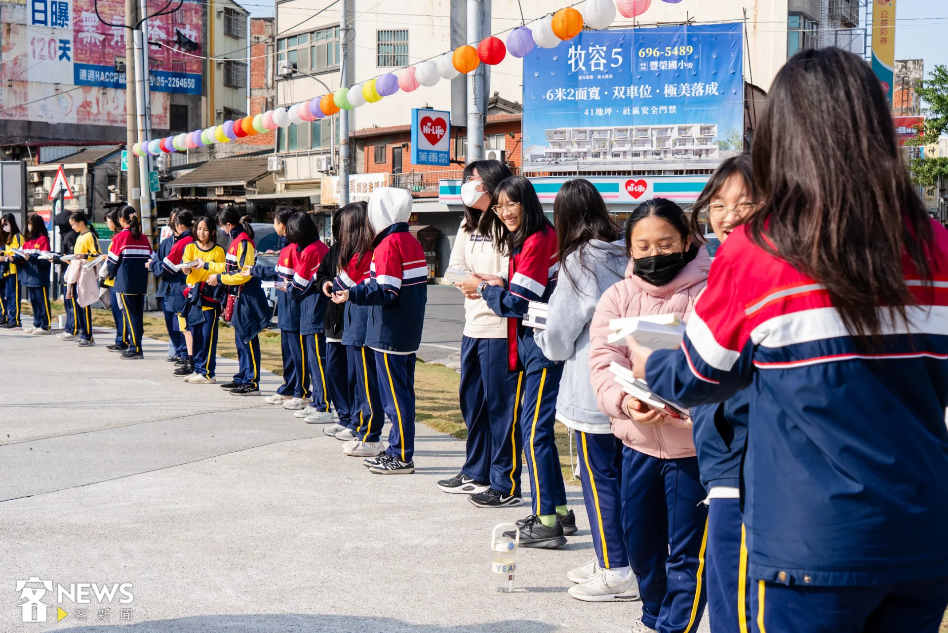 中段傳書點,位於崙背信仰中心奉天宮的旁的停車場空地,是由崙背國中的少年人接手。朱愷元攝
