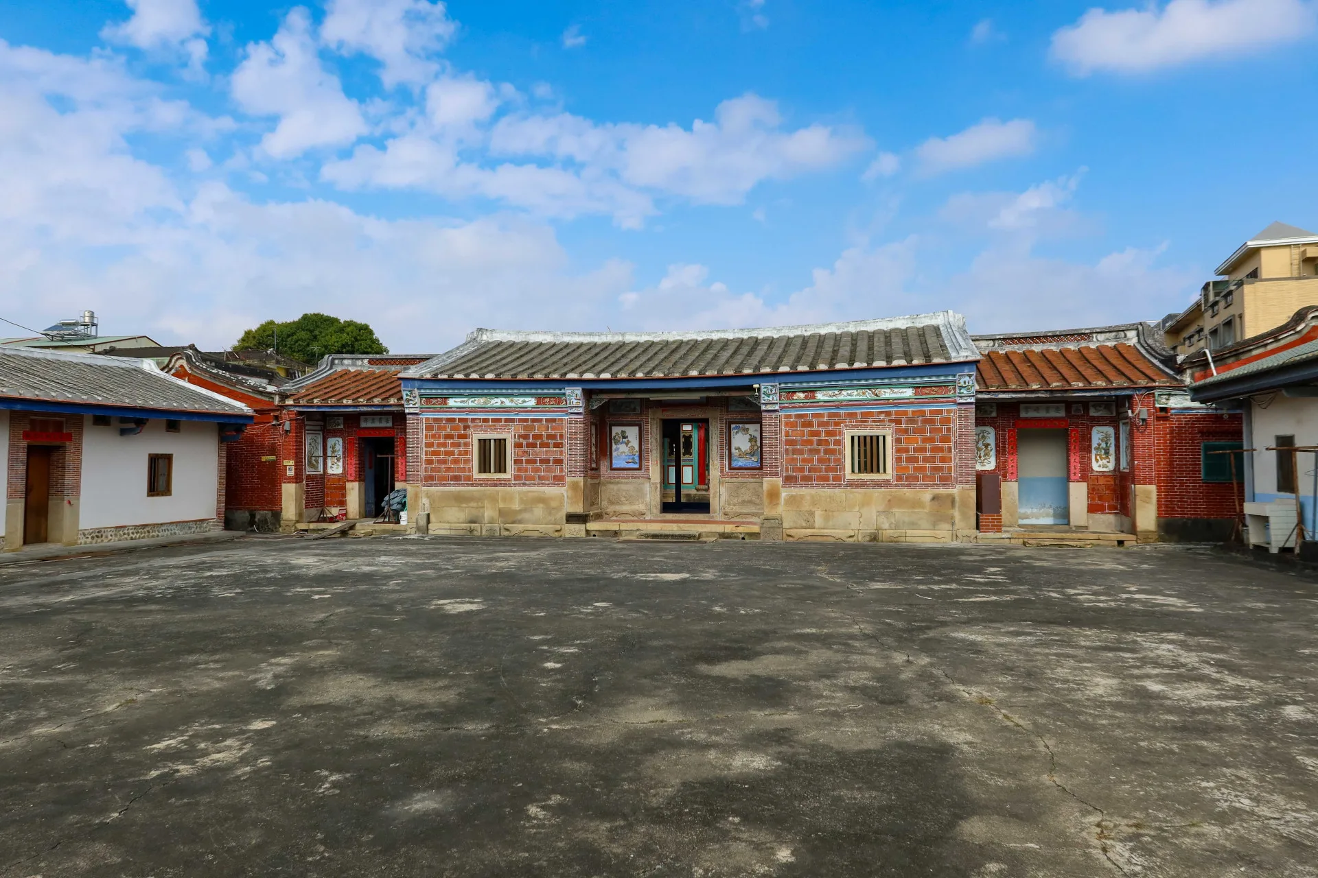 豐原「萬選居」第一院落景觀,融合閩客建築之美。何來美攝