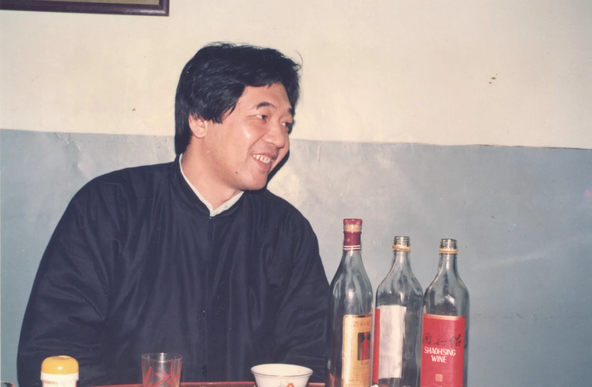 陳文和從台北到竹東,加上黃文淵與我。三個人天南地北,談政治、談選舉、談客家運動,也談勞工與農民的處境。1988,竹東,楊國鑫攝
