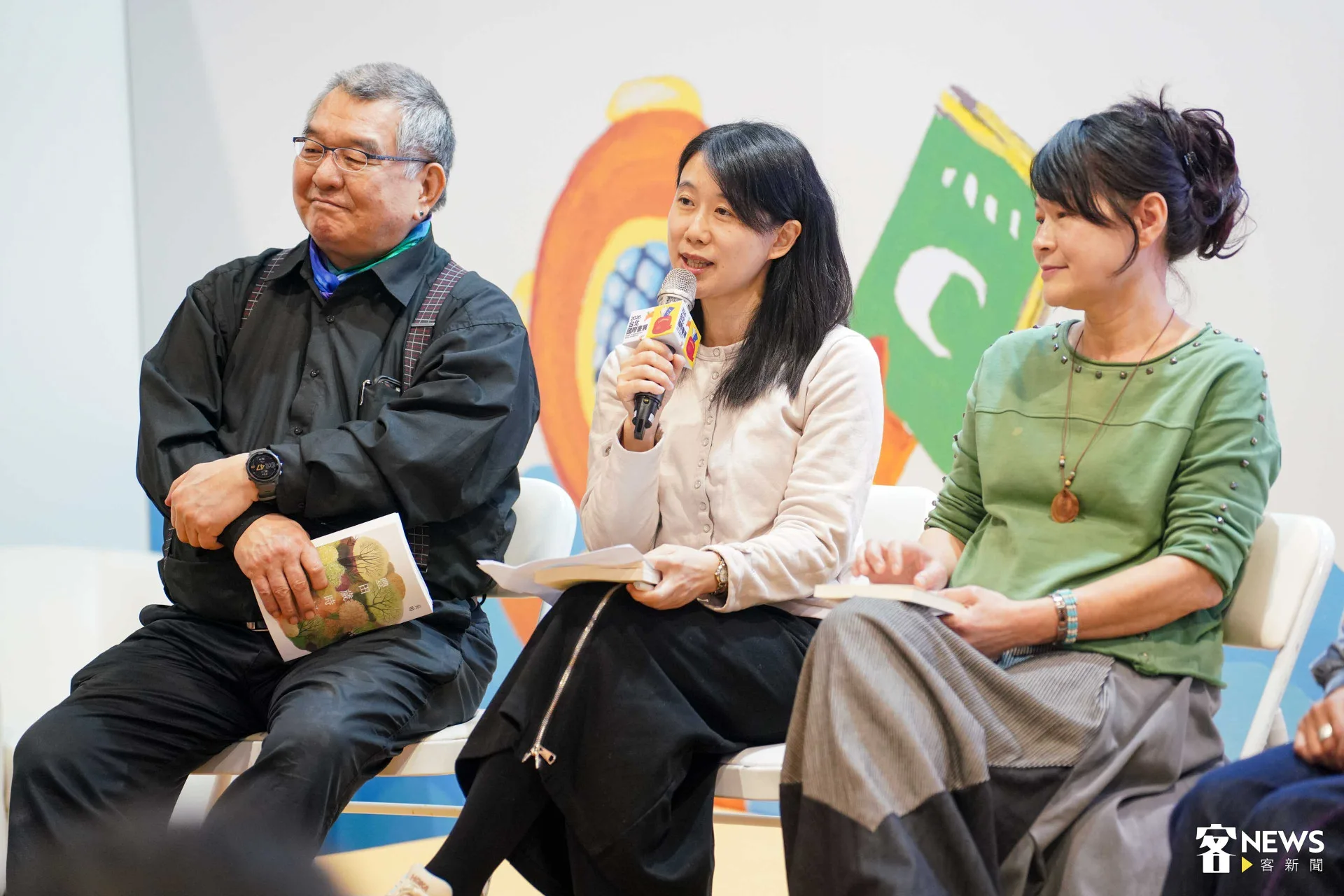 張郅忻分享,自己創作《覓蜆仔》是一本「失落詞典」,找回了自己失落的童年。范修語攝