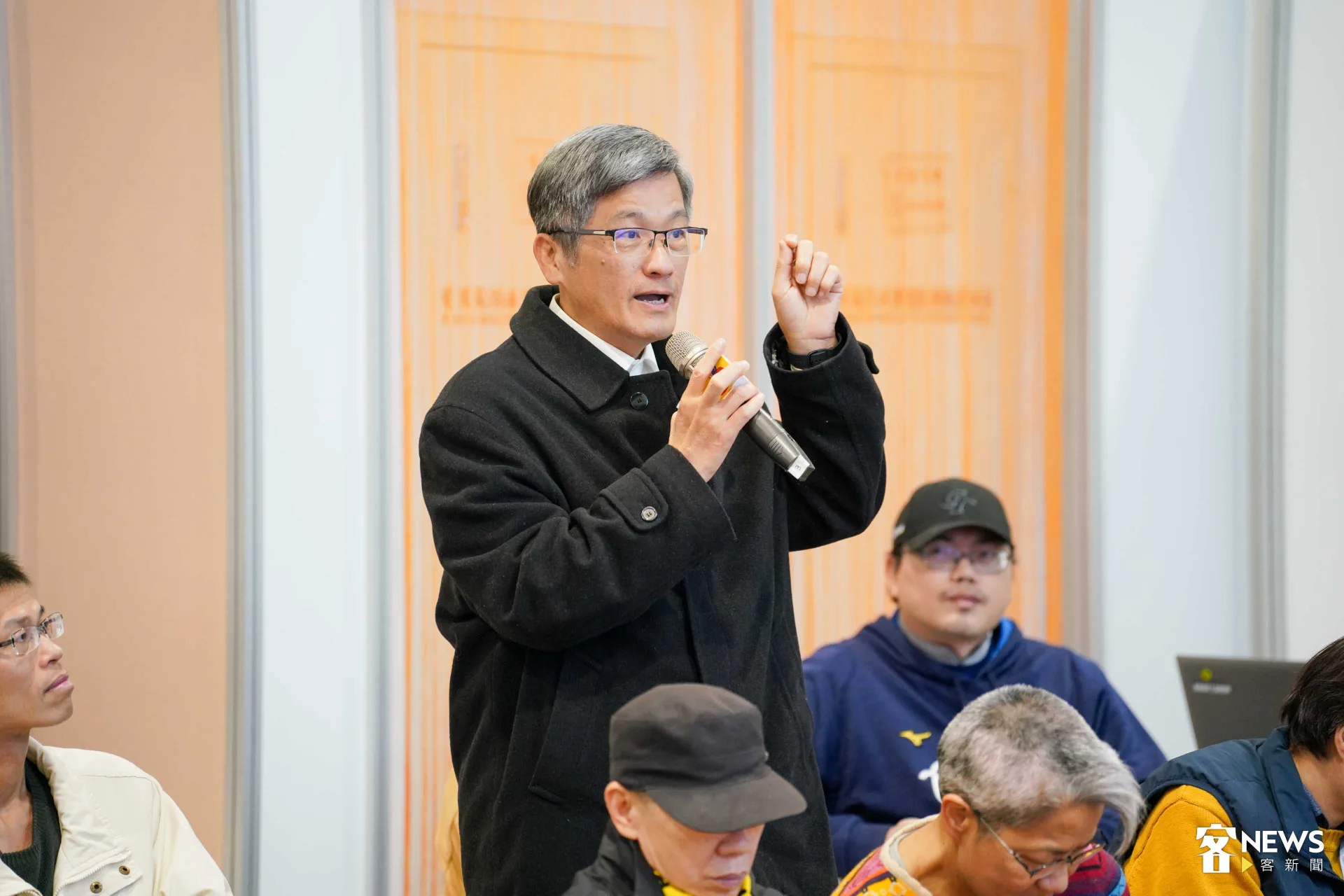 客委會前主委楊長鎮說,客語還沒有死亡,但已沒有靈魂、沒有主體也沒有個性,必須靠作家再把客家話的靈魂重新寫出來。范修語攝