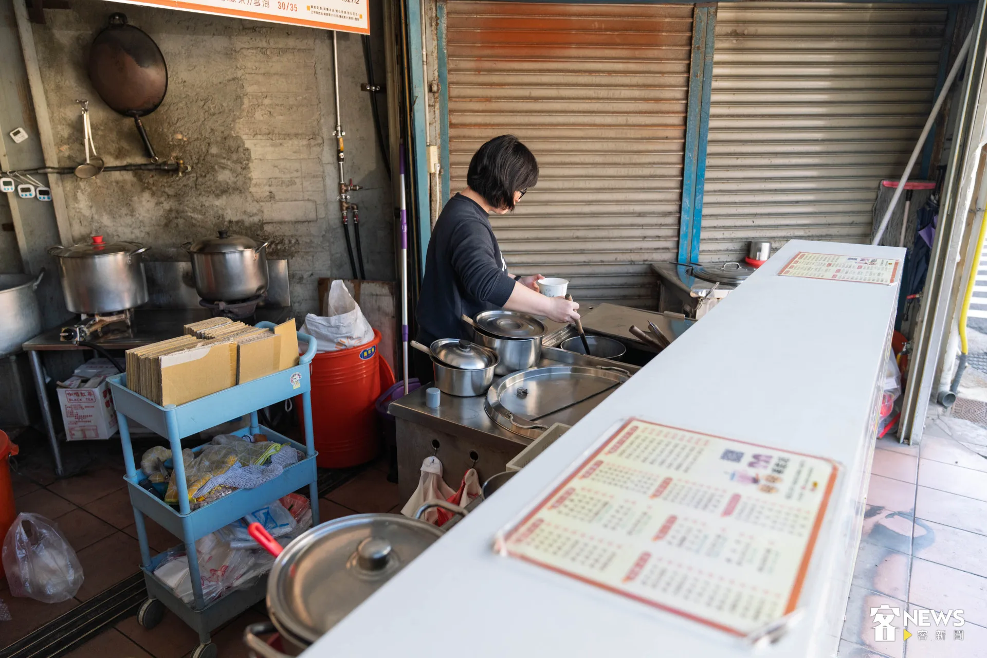 旺旺補給站除了手搖飲料之外,還有甜湯可供選擇。范修語攝