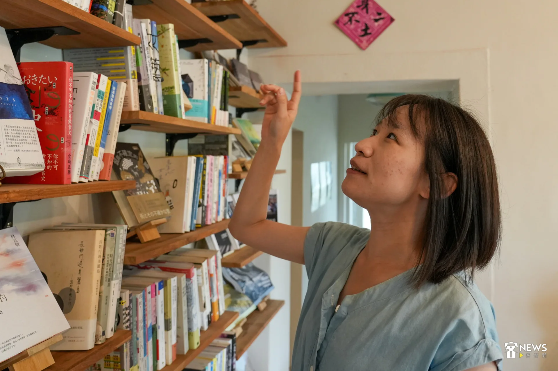 有間書店負責人朱毓萍。蔡依璇攝