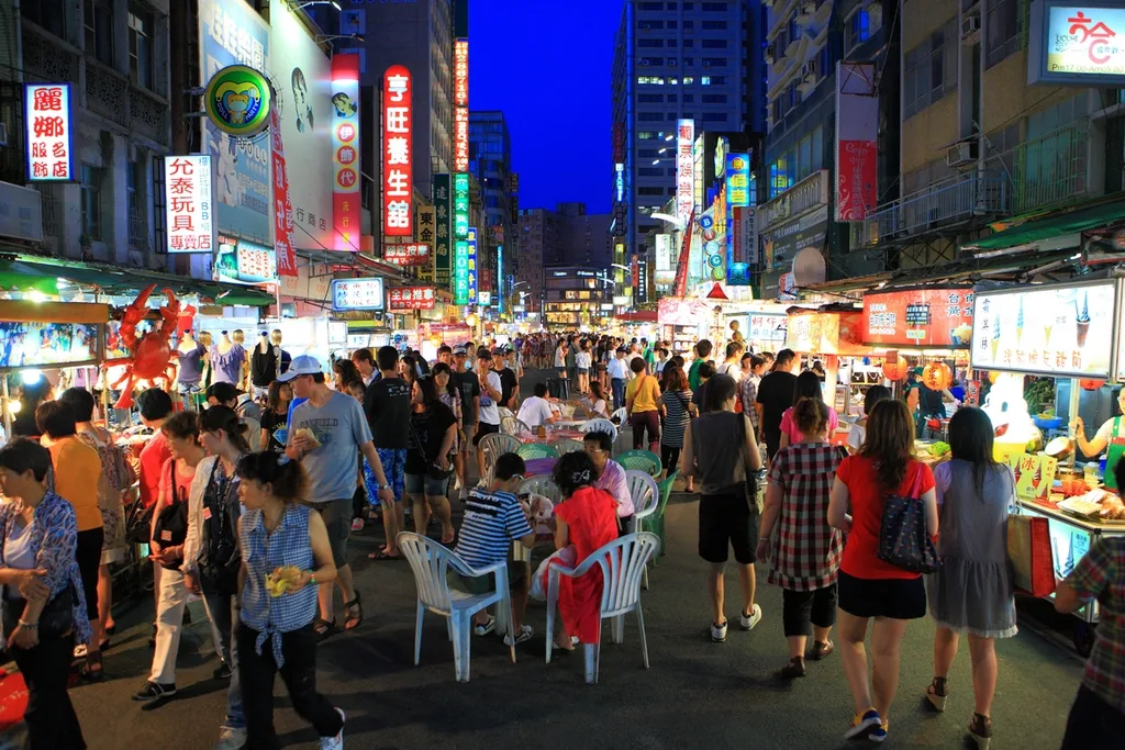 高雄六合夜市,資料照。交通部觀光署提供