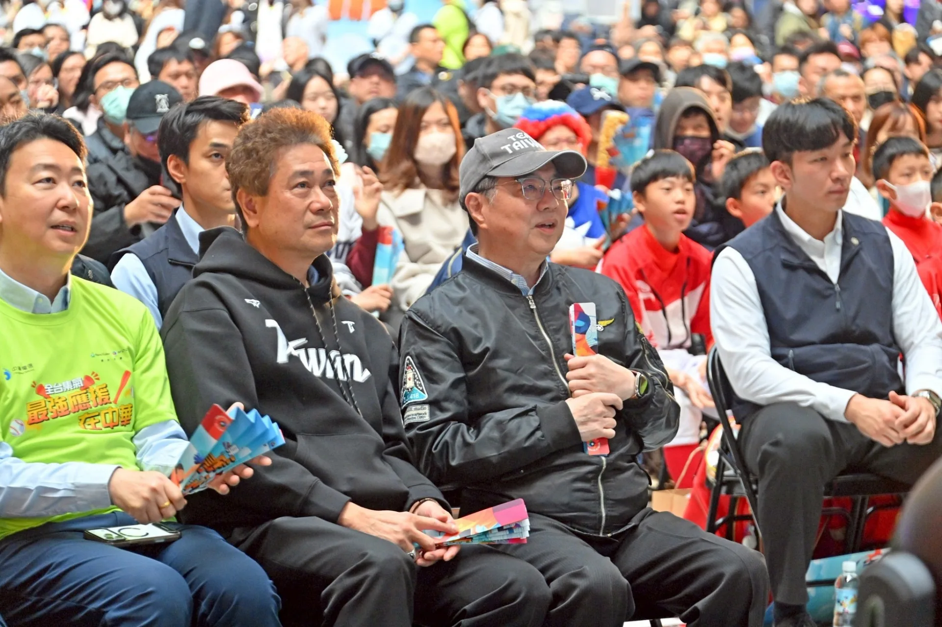 卓榮泰8日出席台灣隊應援活動強調,赴日為自費私人行程。行政院提供