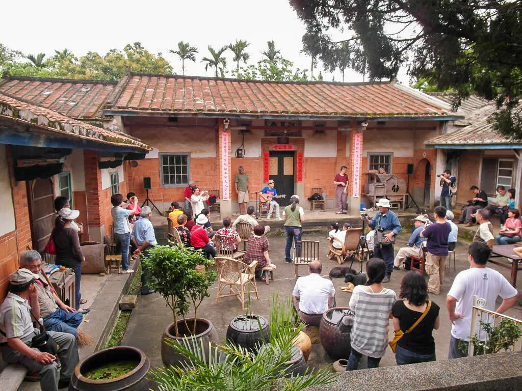 赤柯坪詏館有詏會也辦小型音樂會,前後來參與的音樂家有米莎、彭兆宏、陳雲盛、黃子軒、羅思容、游兆棋等。2012,新竹峨眉,楊國鑫攝